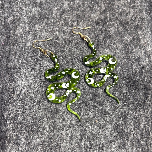 Green Snake Earrings - Picture 1 of 2